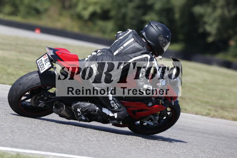 /Archiv-2025/49 26.08.2025 Cornu Master School ADR/gruen-vert/0-1